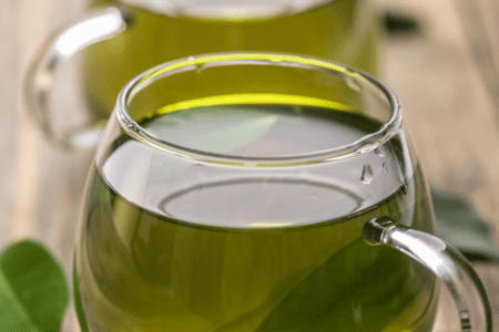 Ceaiul verde, aliatul sănătății tale. Beneficii și modalități de consum